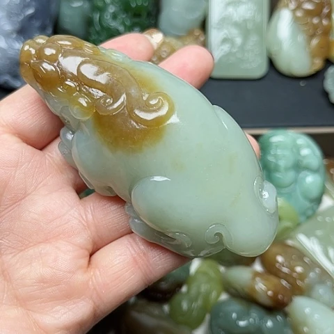 和田玉颈饰未镶嵌心*