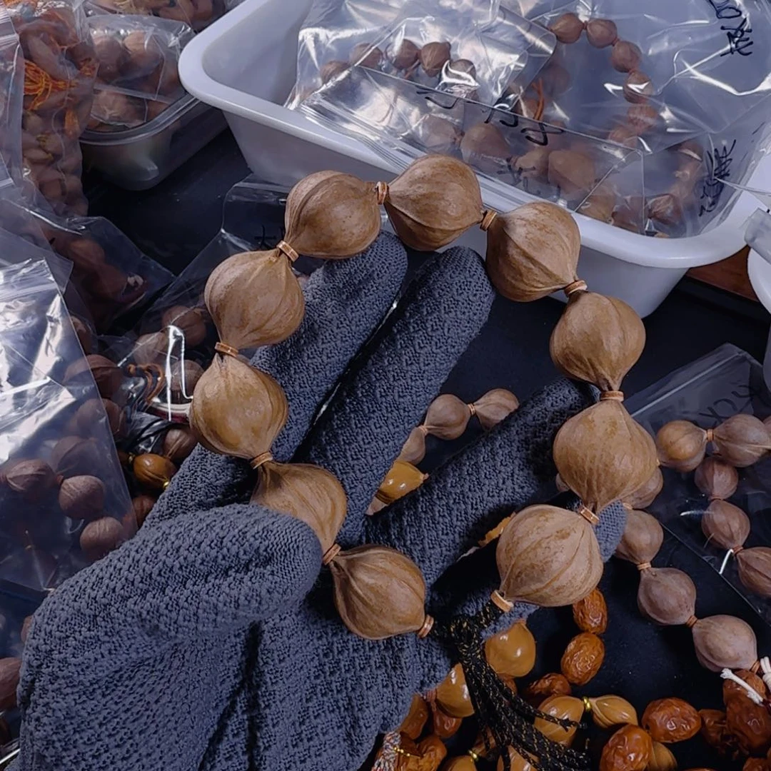 马***丁橄榄核吊坠啊啊啊啊啊啊啊