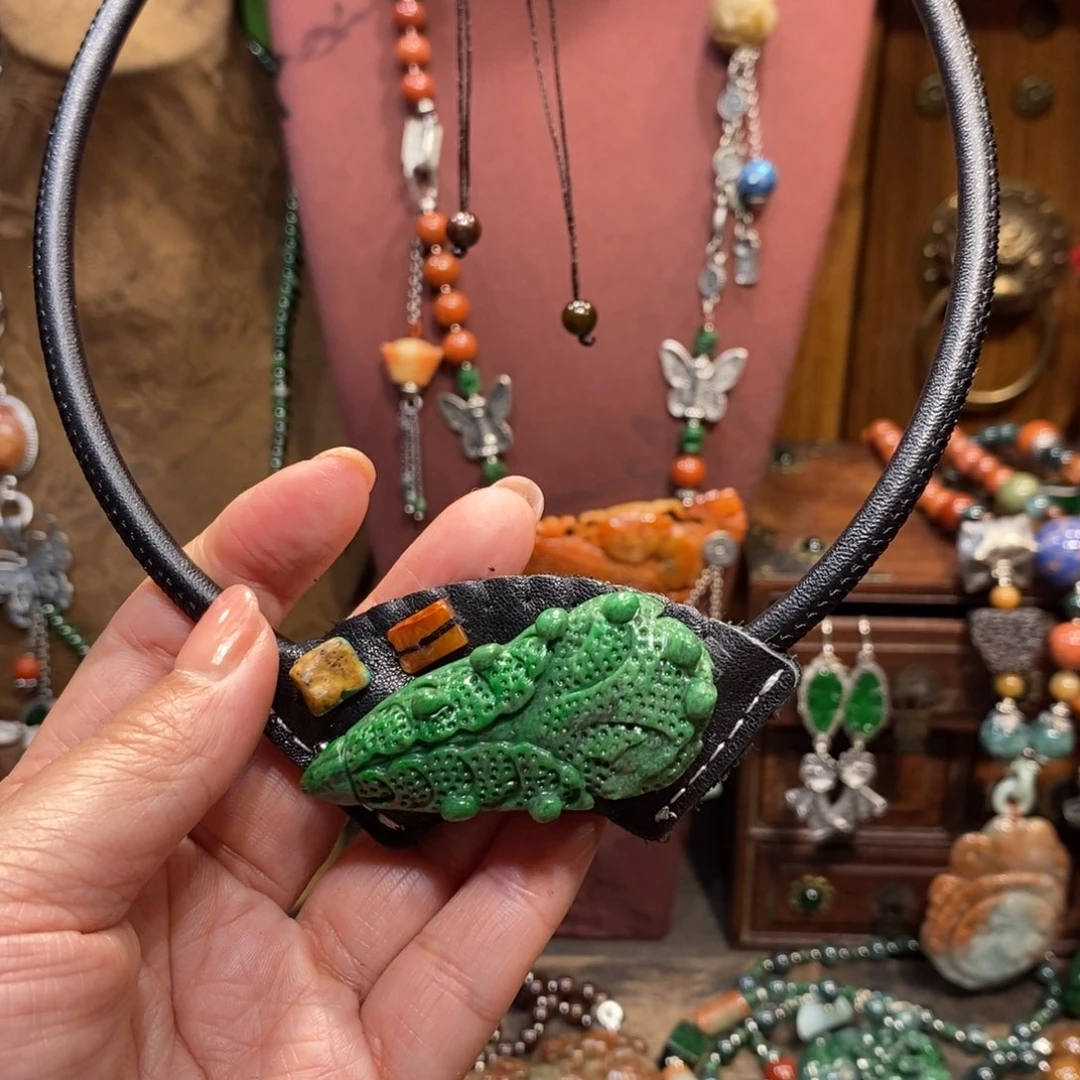 翡翠吊坠(赠链)未镶嵌