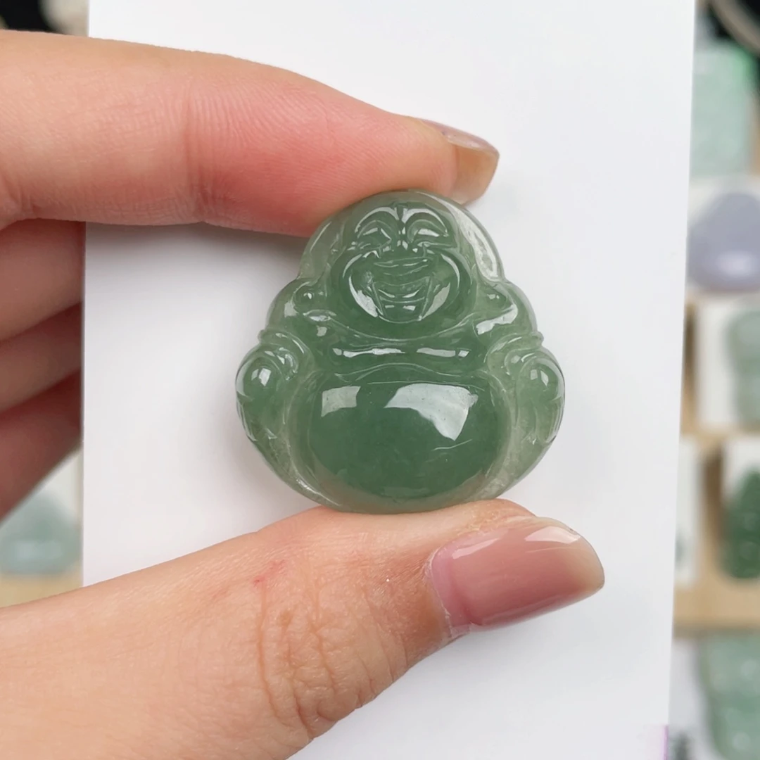 翡翠未镶嵌颈饰佛公