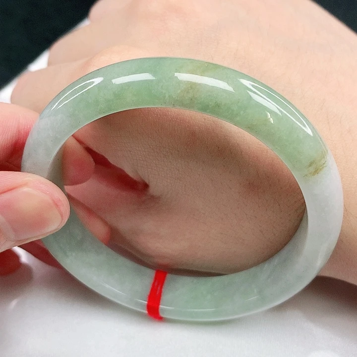 翡翠手镯未镶嵌圈58.8。2032