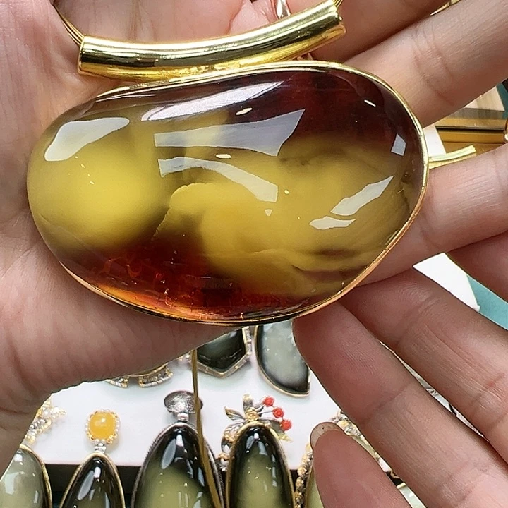 琥珀未镶嵌珠宝奇石
