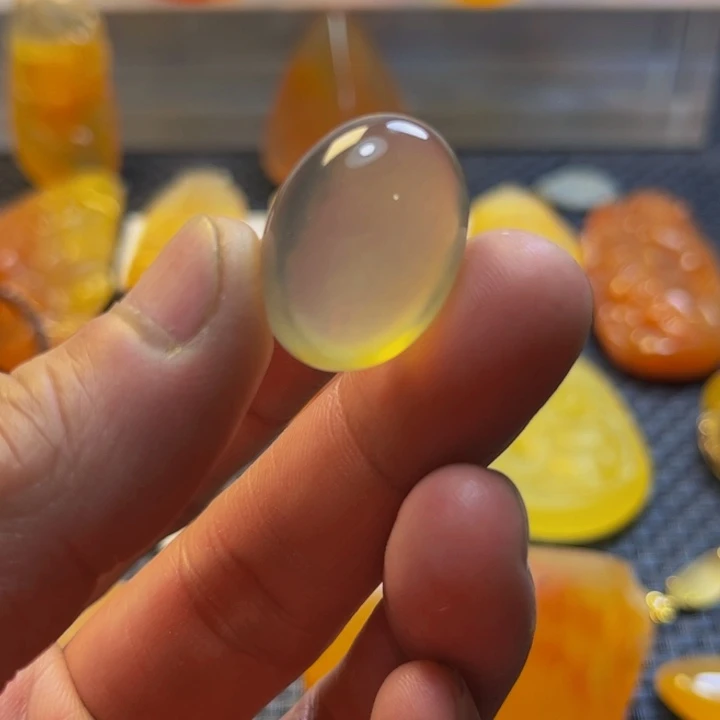 段***爷石英质玉未镶嵌旦面