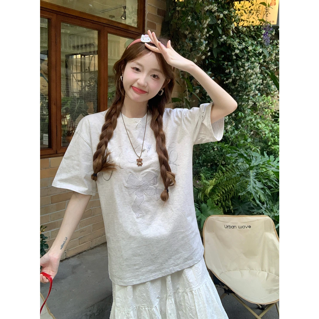 设计感甜辣刺绣蝴蝶结正肩灰色短袖T恤女夏季ins别致洋气绝美上衣