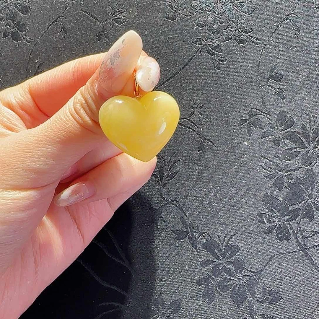 蜜蜡吊坠(不含链)未镶嵌S**S蜜蜡爱心