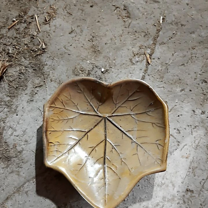 摆件陶瓷盘子碗啥都有