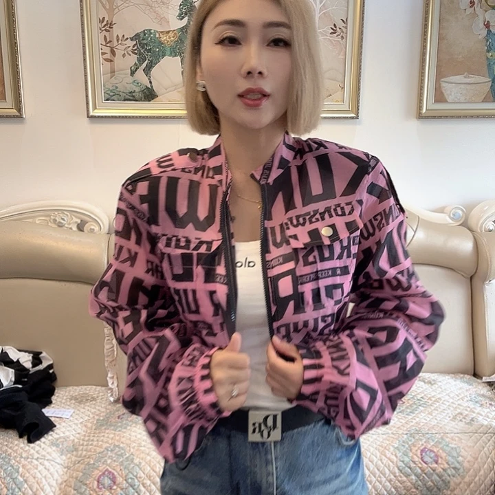 黑****粉色字母防晒外套韩版