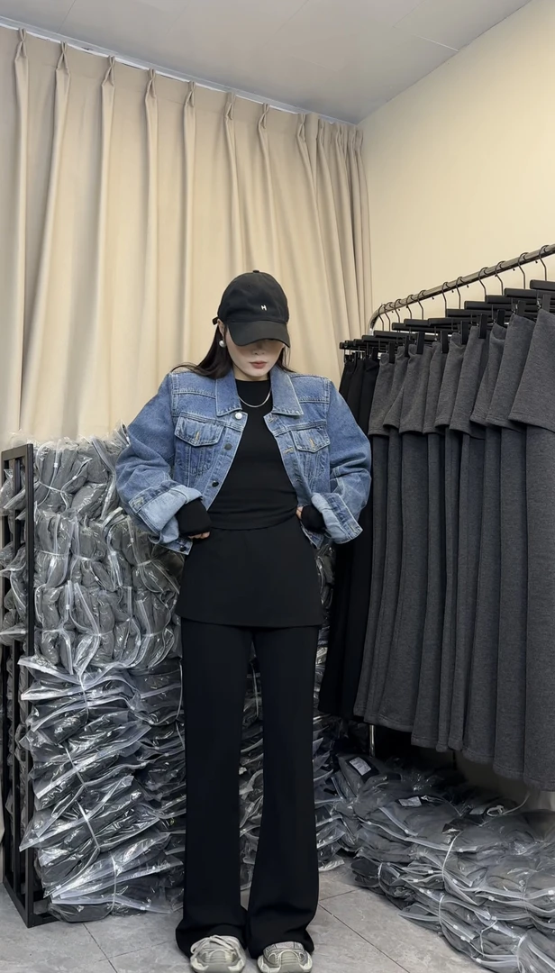 熊小姐家2025早春韩国东大门同款假两件拉链（不规则）屁帘喇叭裤