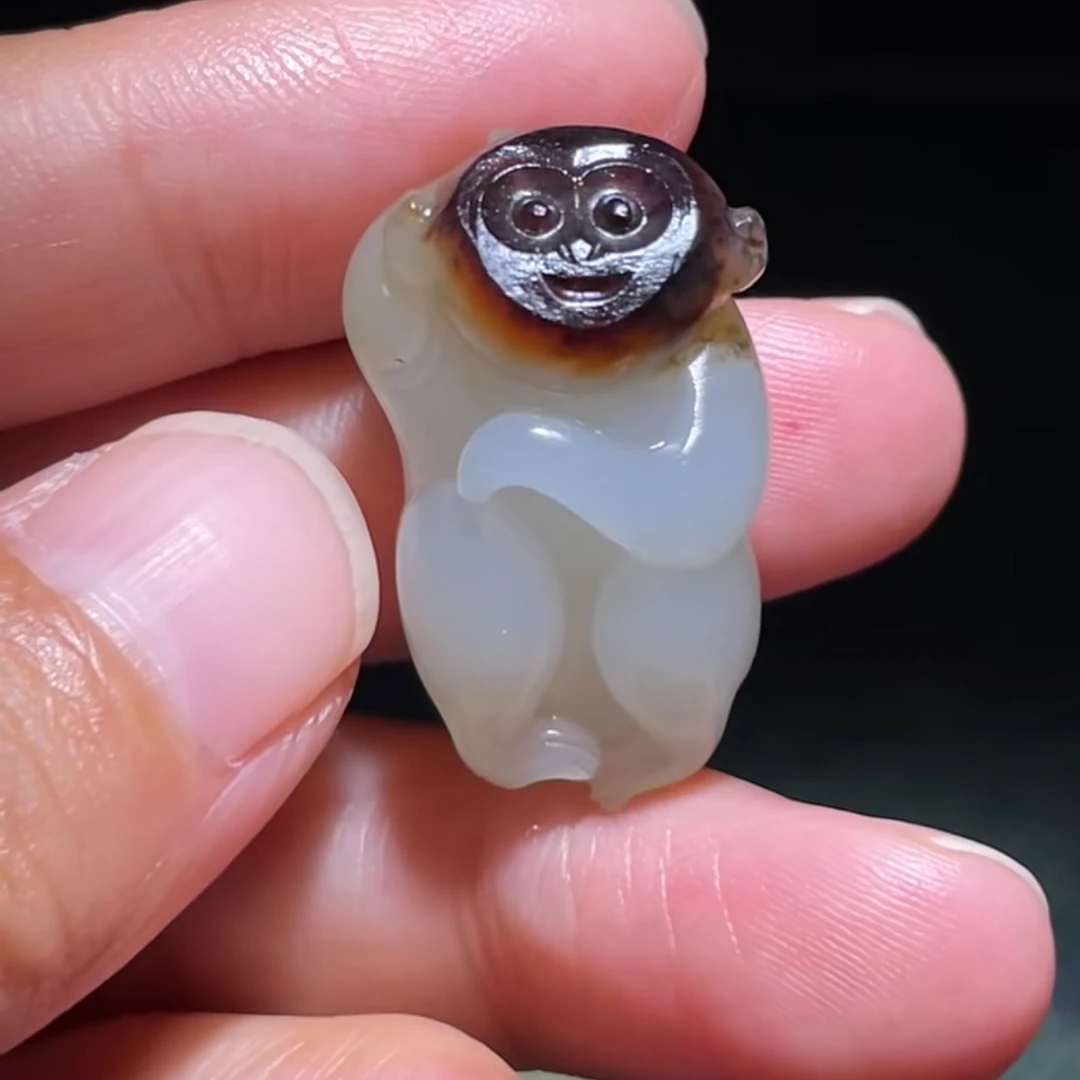 和田玉皮色精品猴子辈辈封侯