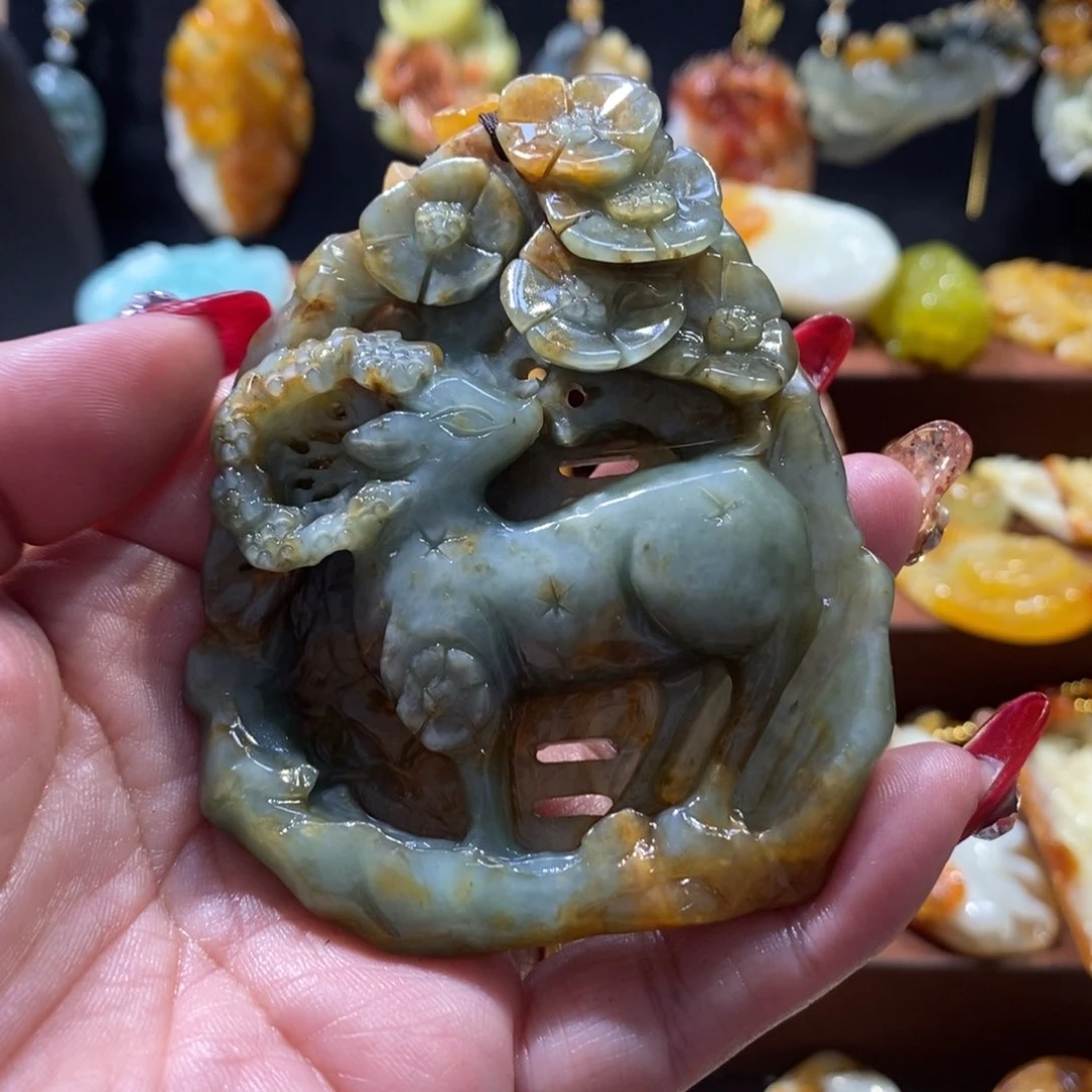 蛇纹石玉颈饰未镶嵌