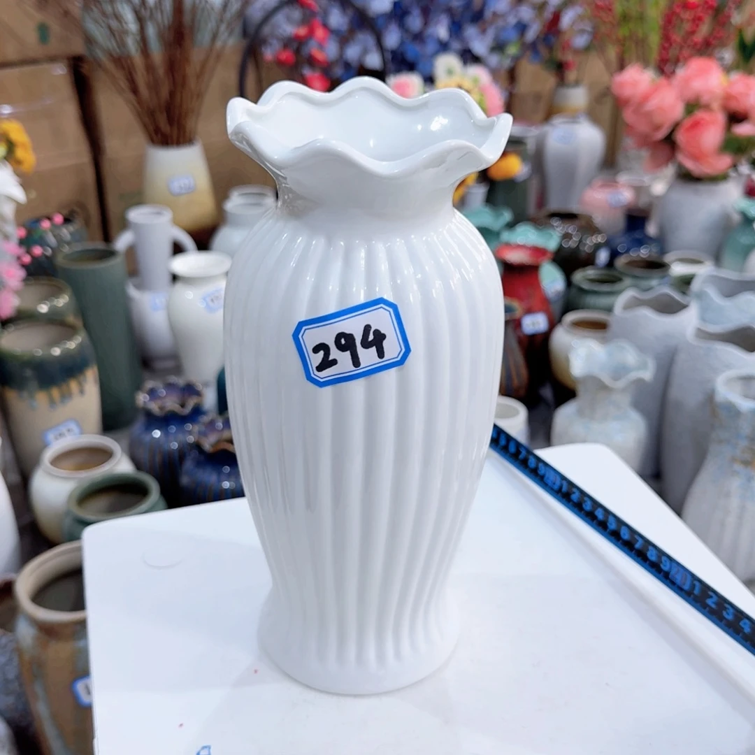 294号陶瓷高23厘米微瑕一个