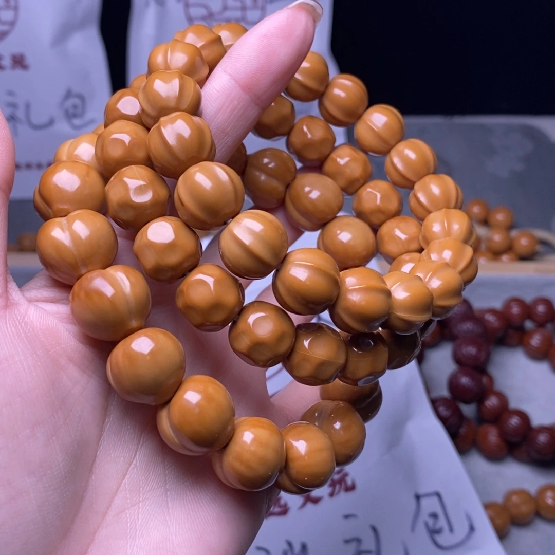 猴头核桃手串屁桃鲨鱼奶酪