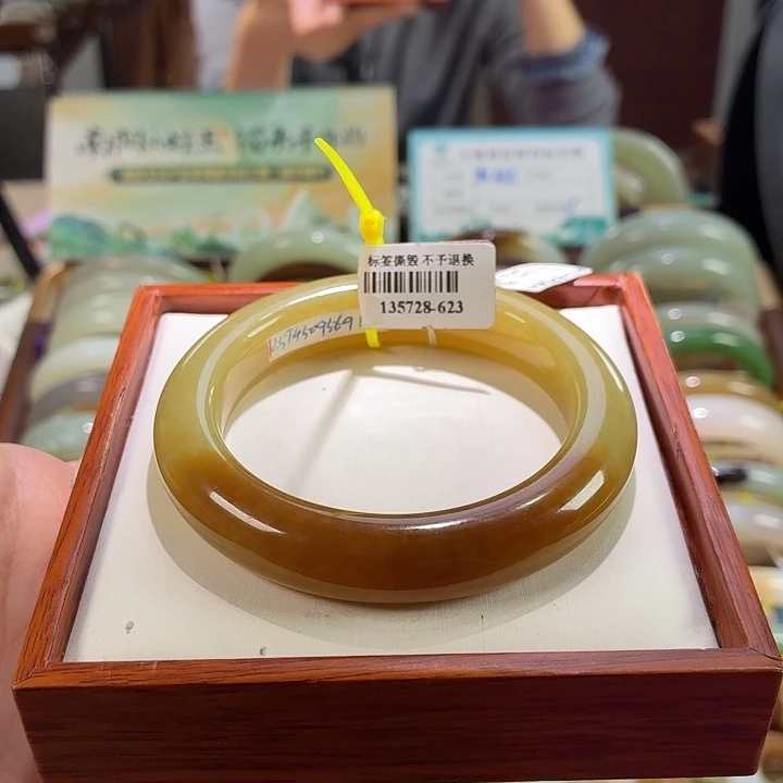 和田玉未镶嵌手镯39。56/57