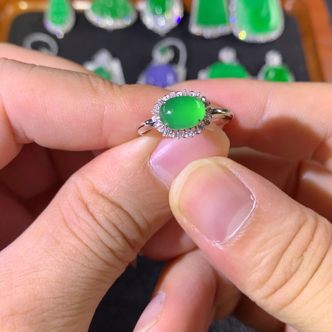 翡翠18K金镶嵌戒指翡翠