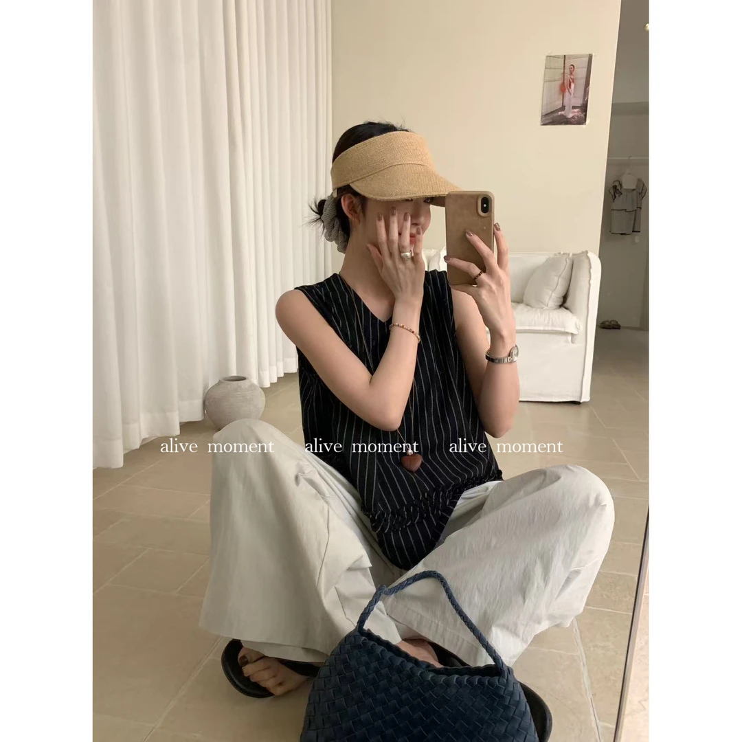 70082#ALIVE#韩系洋气V领条纹背心小衫（福利）