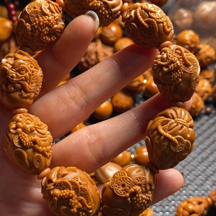 吊坠橄榄核钱袋金蟾