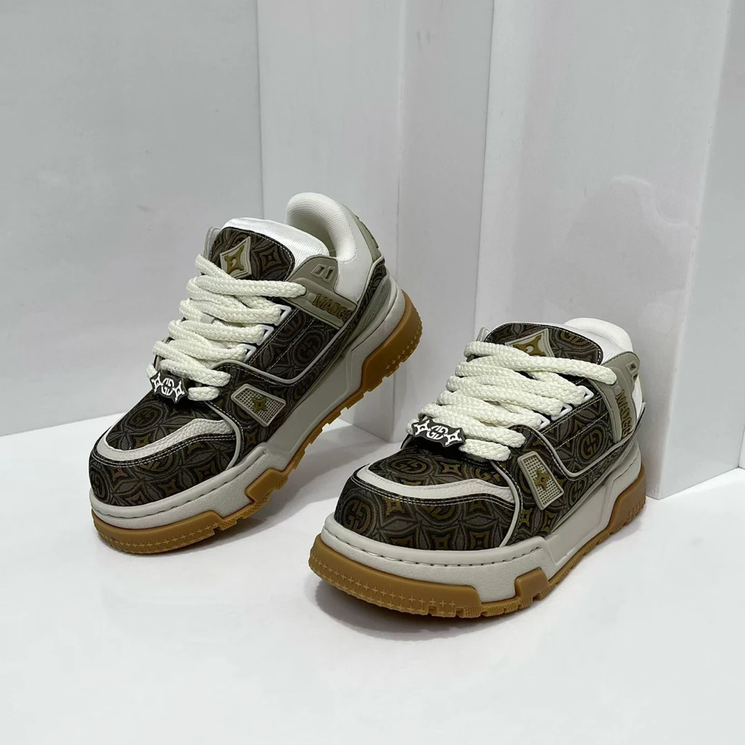 青少年极简风森系运动风休闲板鞋老爹鞋潮流阿甘鞋