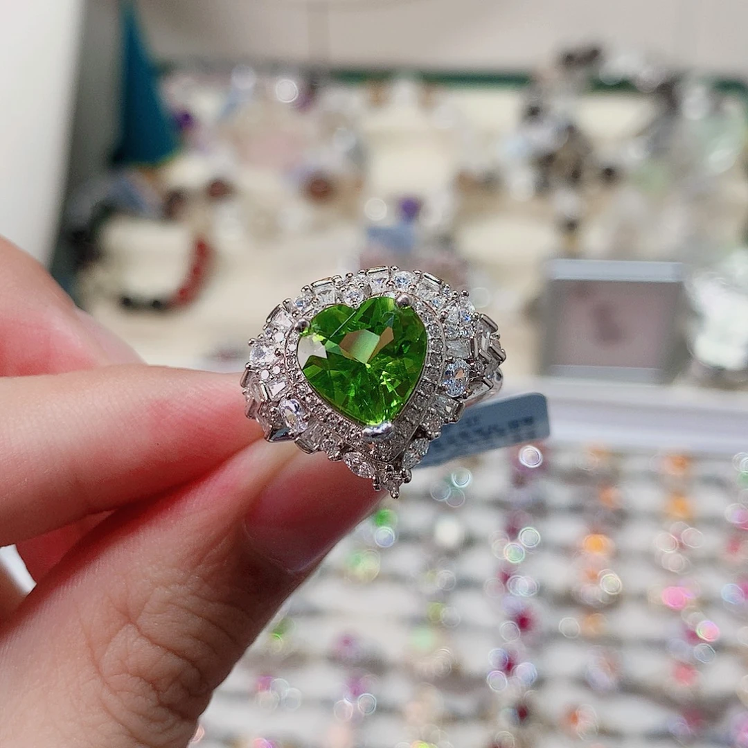 银S925镶嵌橄榄石戒指