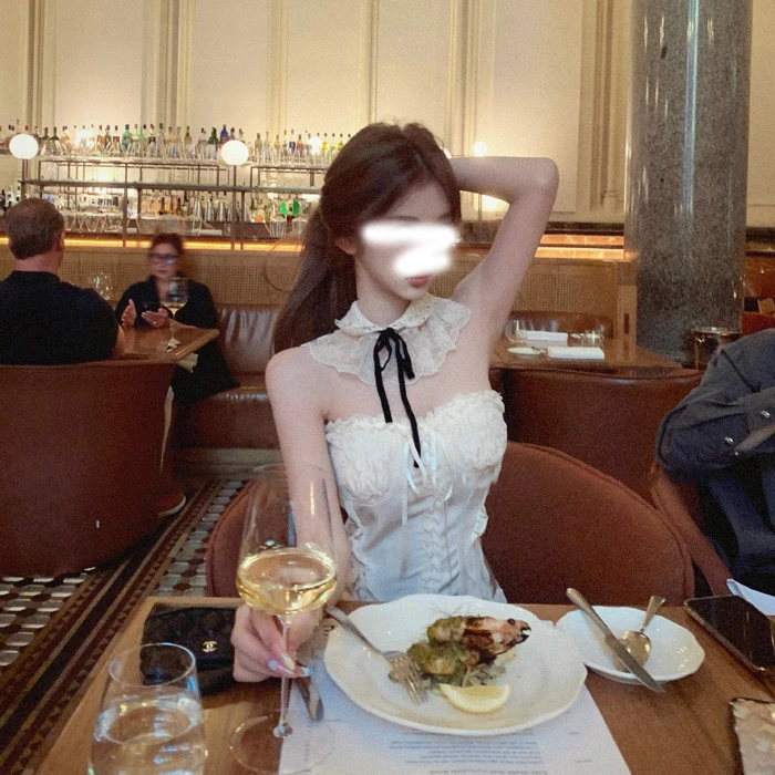 日光美神 中古私服款~蕾丝缎面吊带女春夏新款复古无袖抹胸上衣