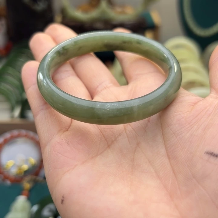 和田玉手镯未镶嵌55.1圈围8010