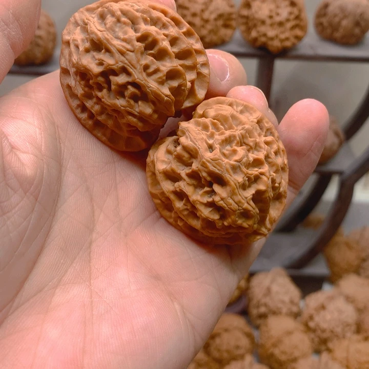 文玩核桃吊坠38 苹果园