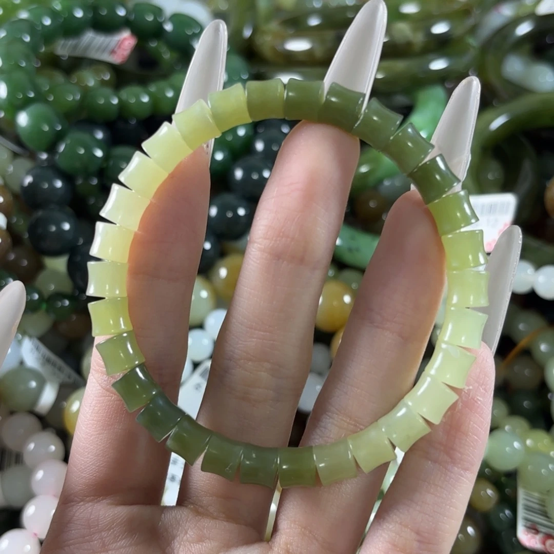 张***墨未镶嵌手链和田玉9