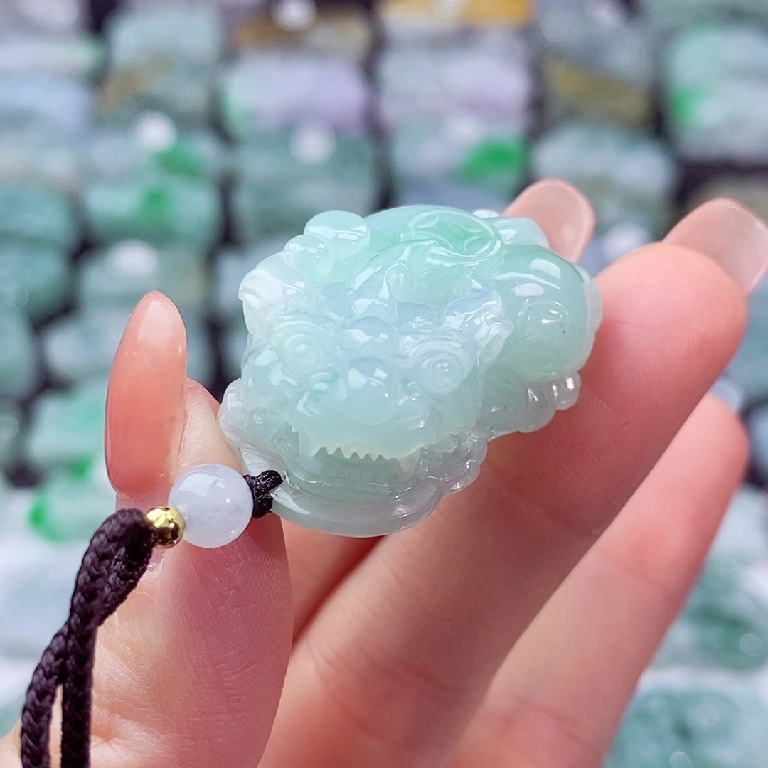 颈饰未镶嵌翡翠天然