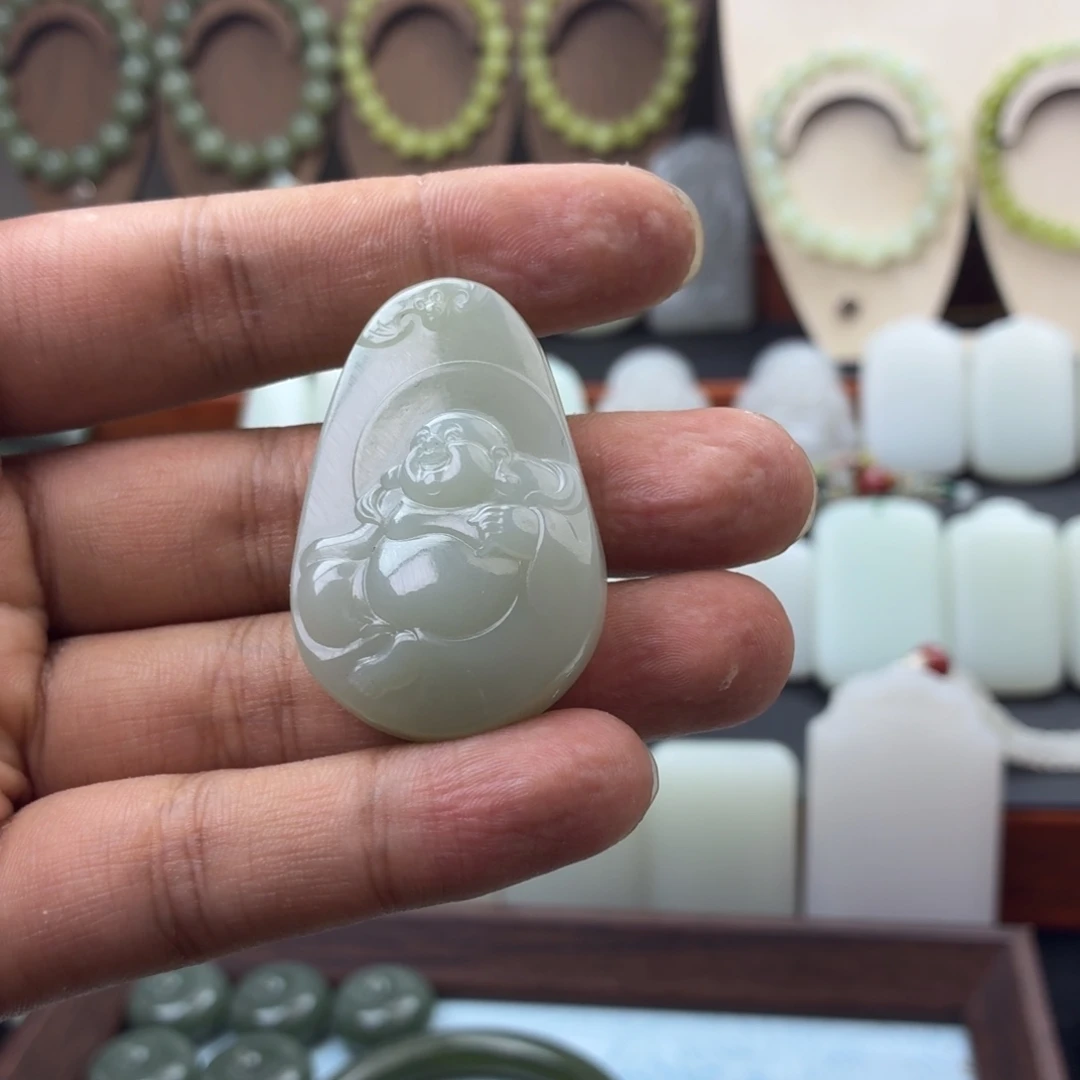 和田玉未镶嵌颈饰