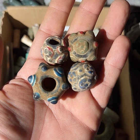 灰***Q玻璃现代工艺品珠子吊坠