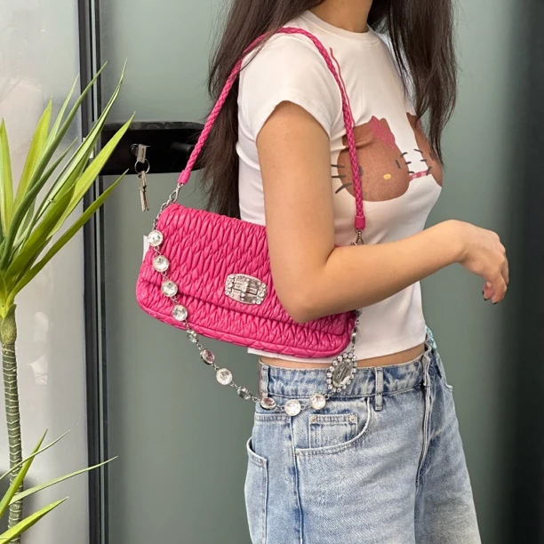 95新 MIU MIU/缪缪 缪缪玫红色全皮褶皱双链条