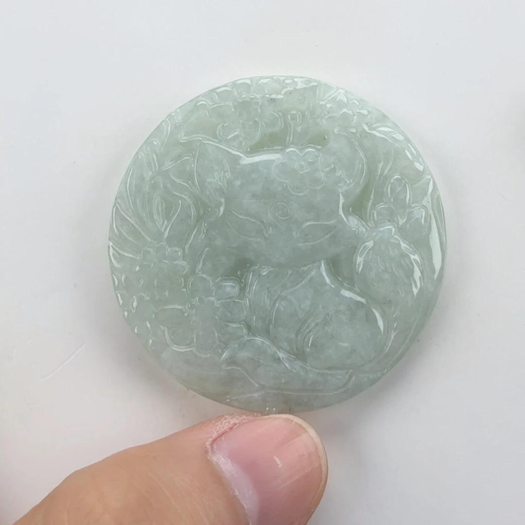 翡翠挂件未镶嵌翡翠