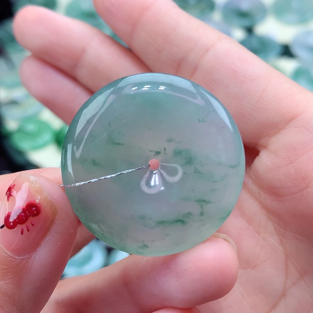 翡翠颈饰未镶嵌翡翠76