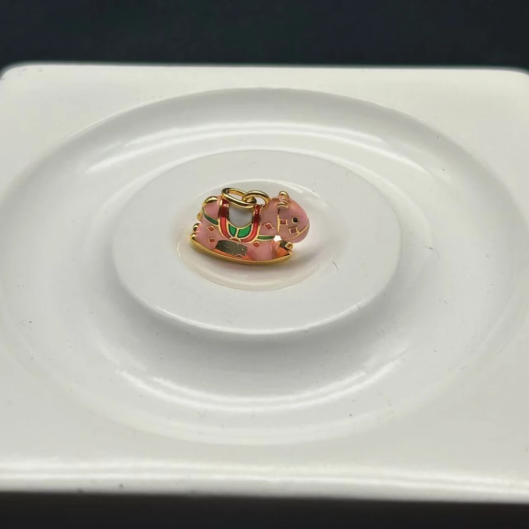 【老王好物优选】3604024-珐琅彩色木马18K吊坠多样性发一