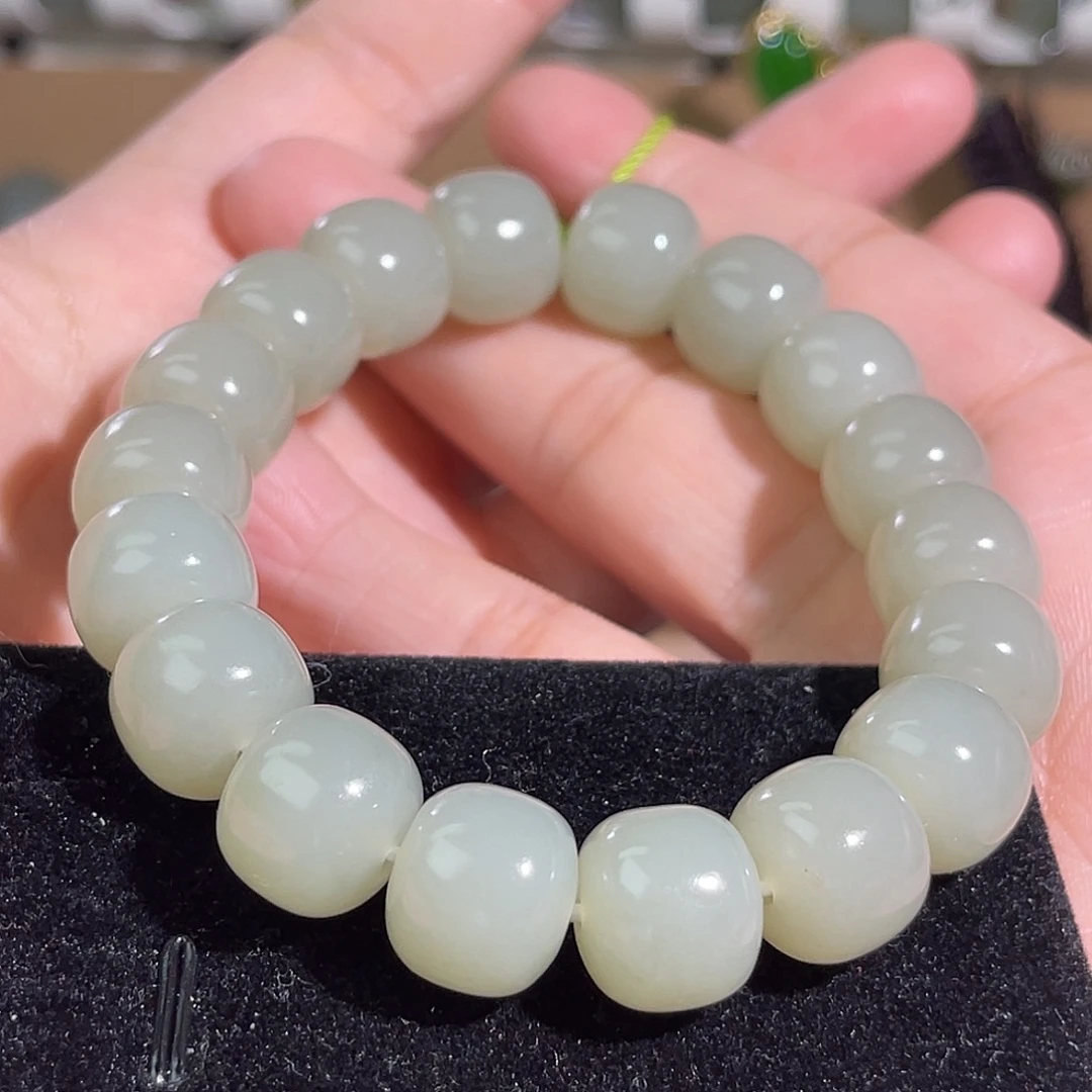 九***千和田玉未镶嵌手串