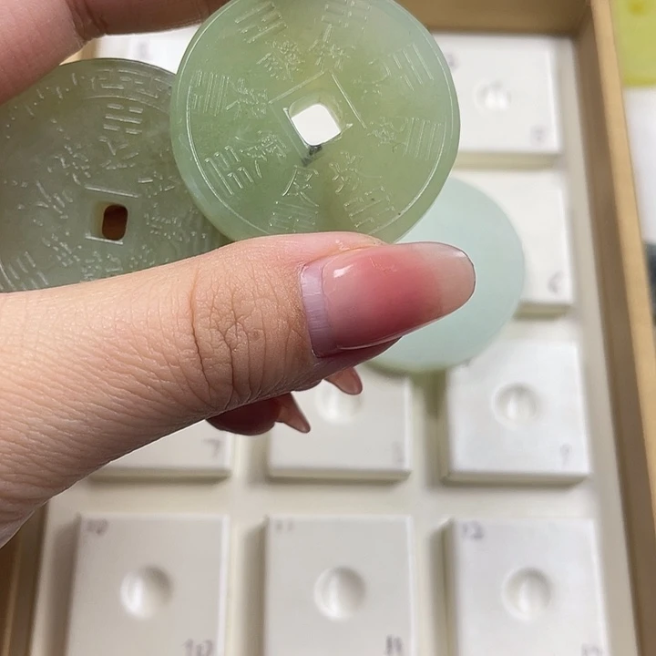 蛇纹石玉合金颈饰