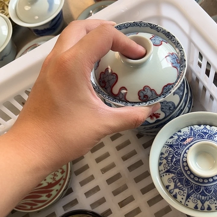 摆件景德镇釉里红穿云龙两才啊马蹄盖碗