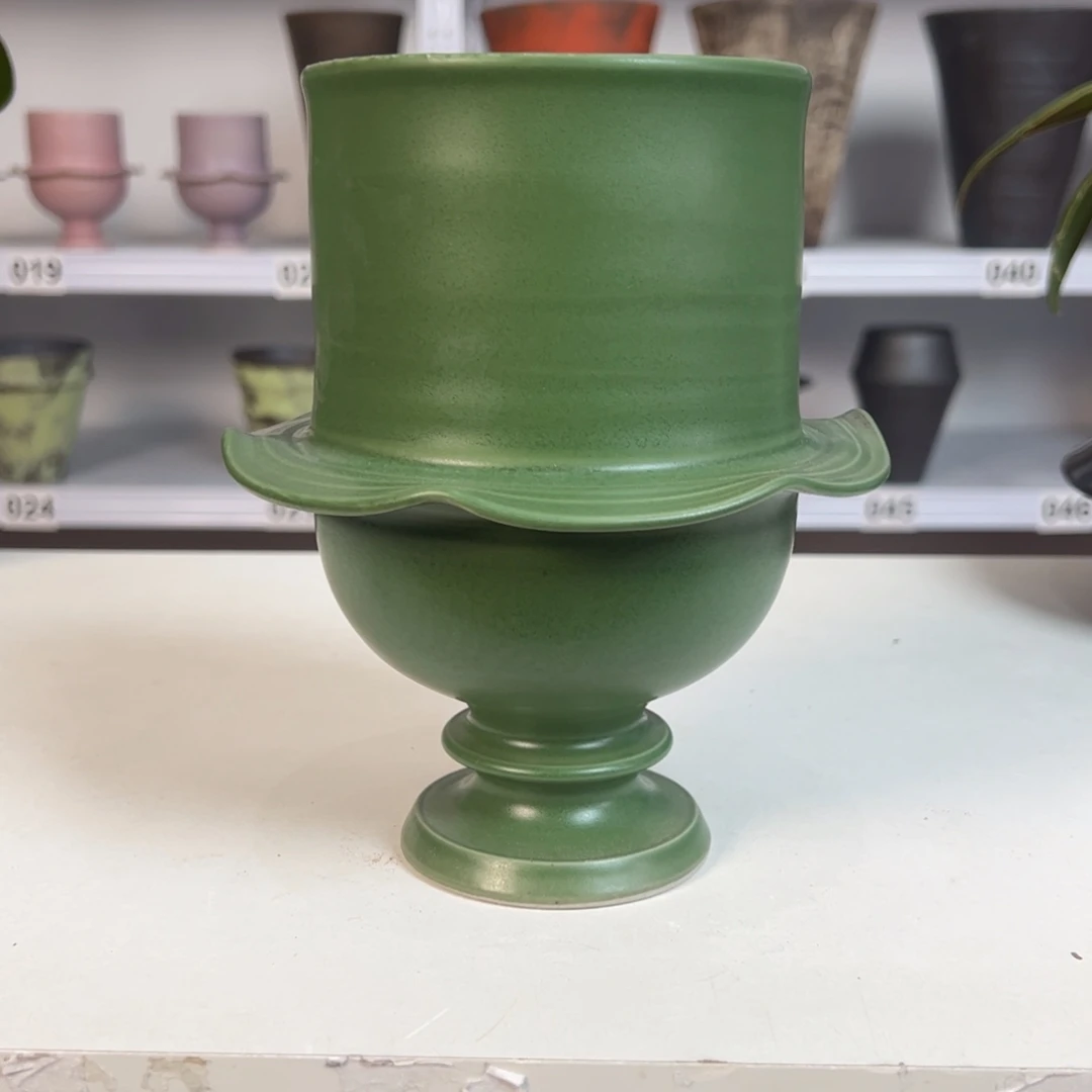 景德镇手工花盆有孔