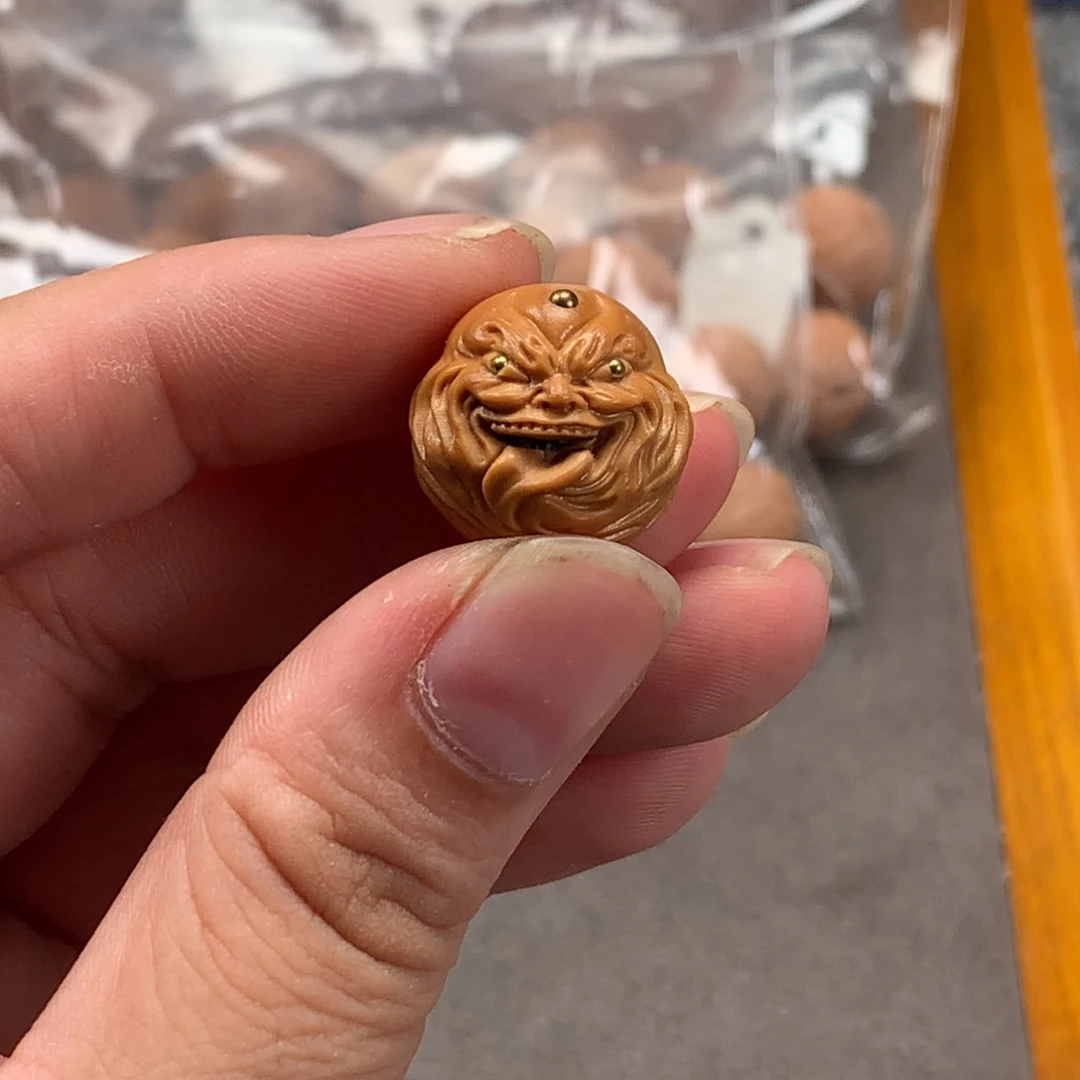 吊坠猴头核桃雕刻恶僧