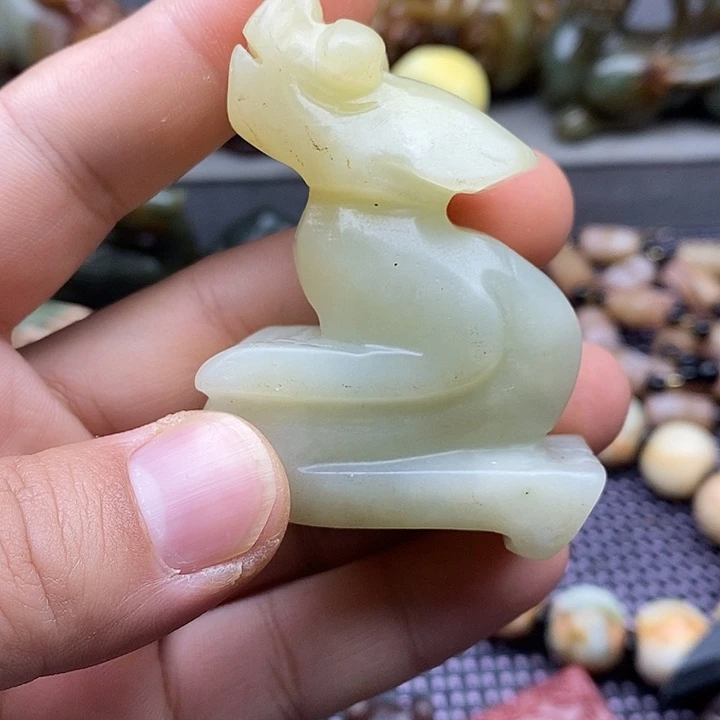 未镶嵌蛇纹石玉颈饰