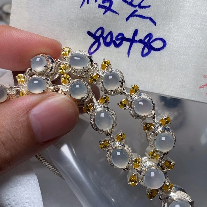 未镶嵌定制翡翠俊**巴