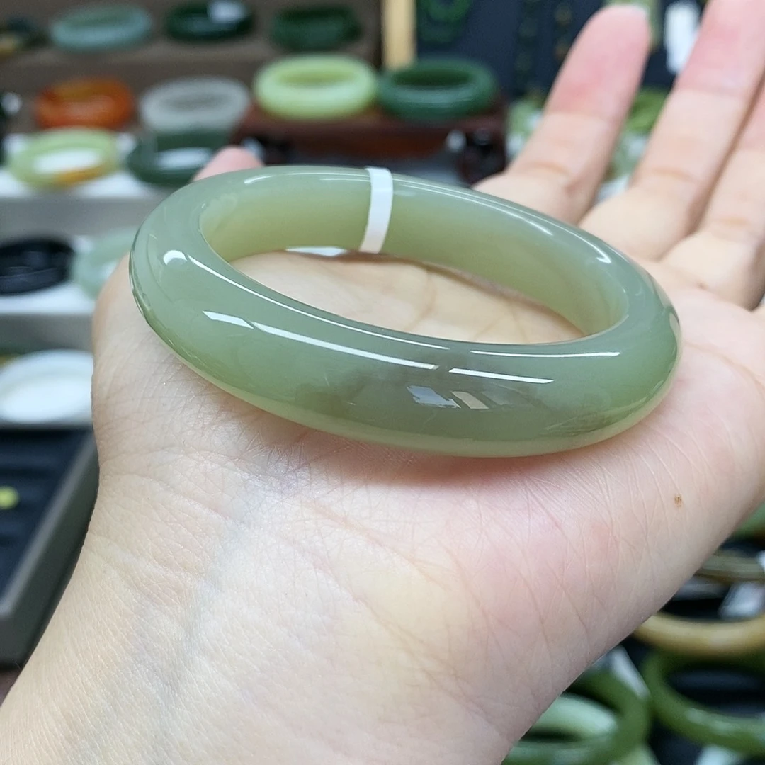 【闪购商品】未镶嵌手镯和田玉
