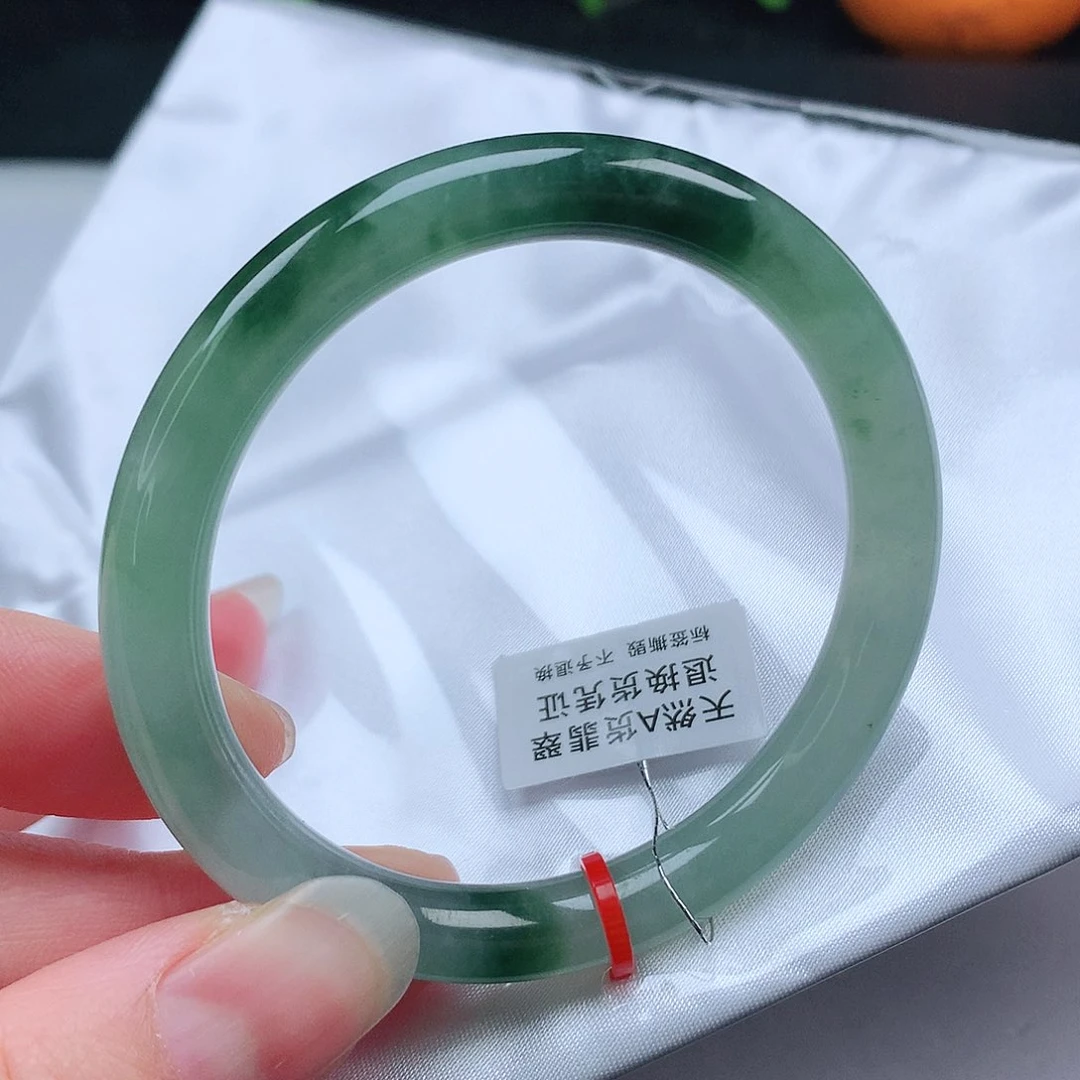翡翠手镯未镶嵌53圆