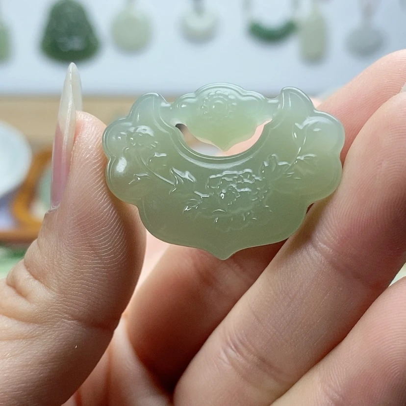 【闪购商品】颈饰未镶嵌和田玉