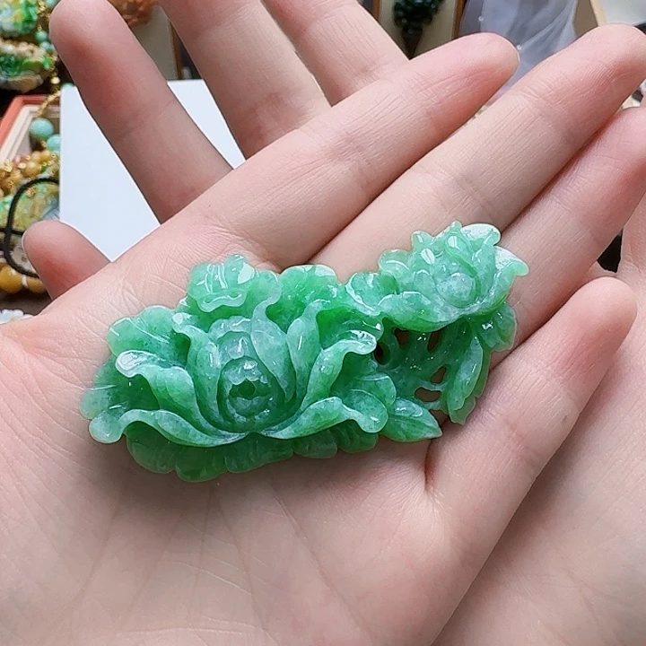 翡翠未镶嵌吊坠(赠链)新货配全珠链 果阳绿