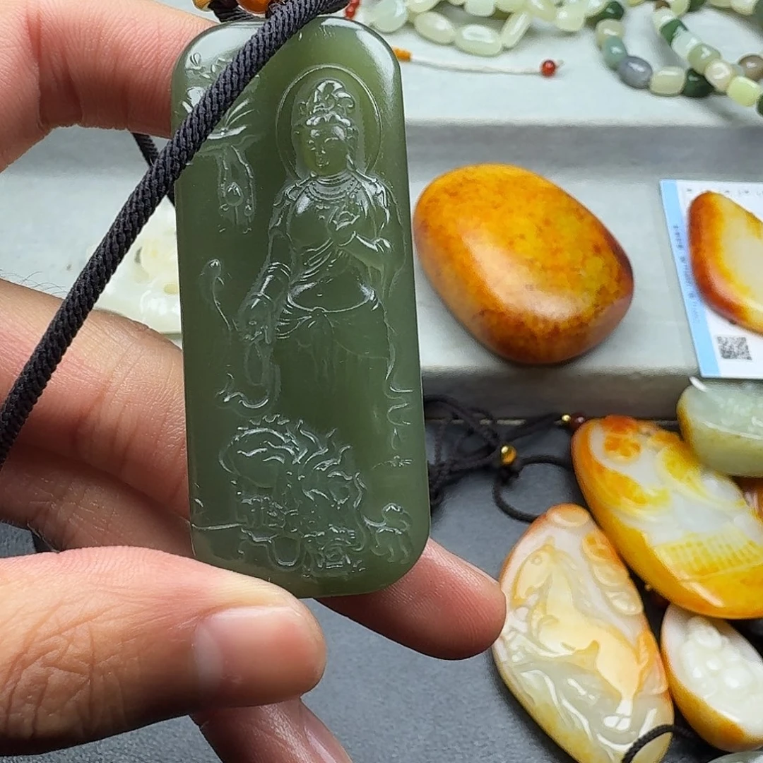 三***牛和田玉未镶嵌颈饰