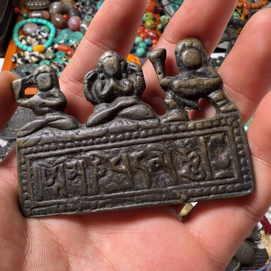 颈饰玻璃啊啊啊啊啊啊