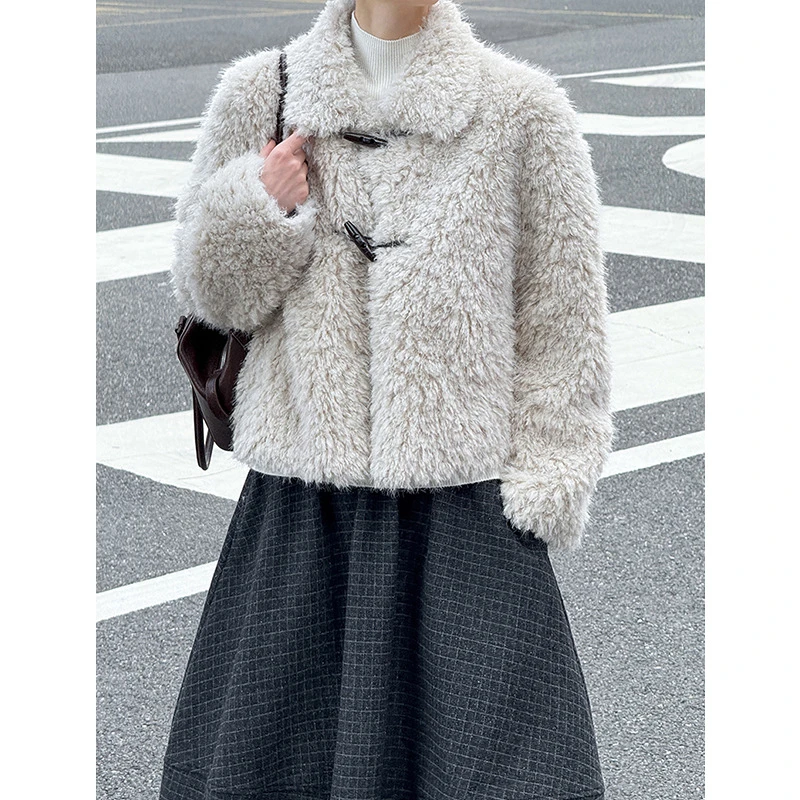 秋冬新款牛角扣短款外套女秋冬加厚保暖气质外套高级感冬季上衣