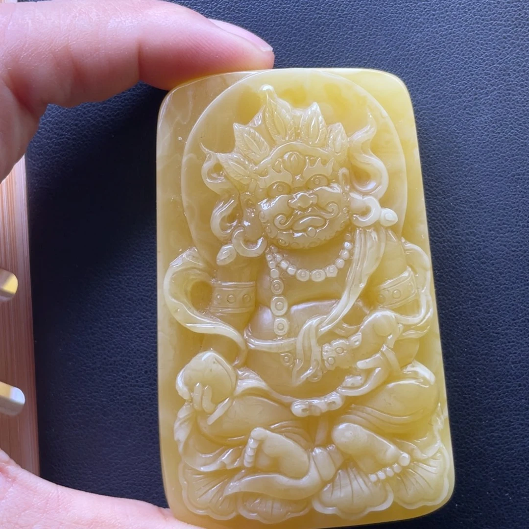 琥珀未镶嵌颈饰天然的琥珀蜜蜡