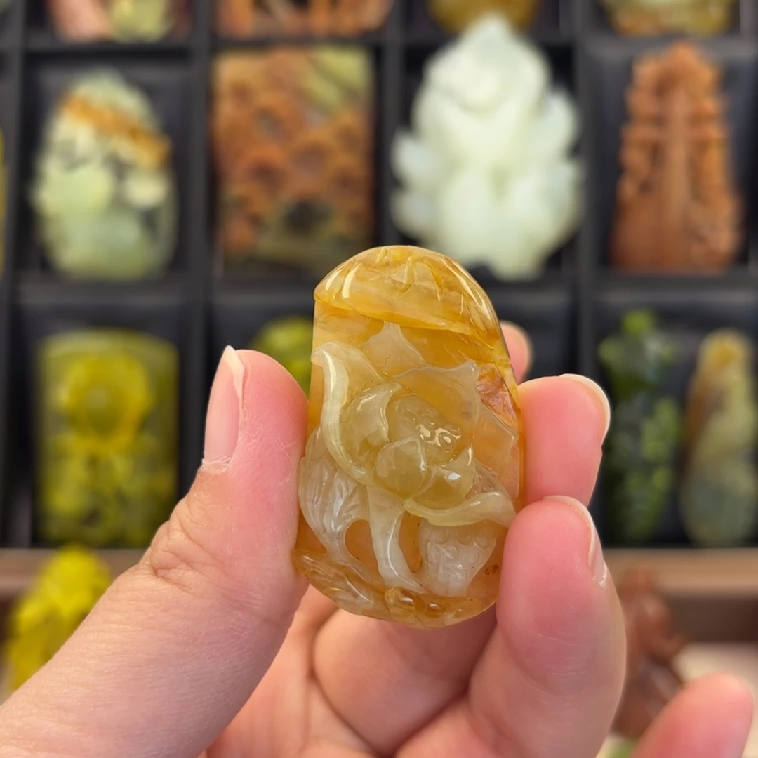 蛇纹石玉未镶嵌颈饰