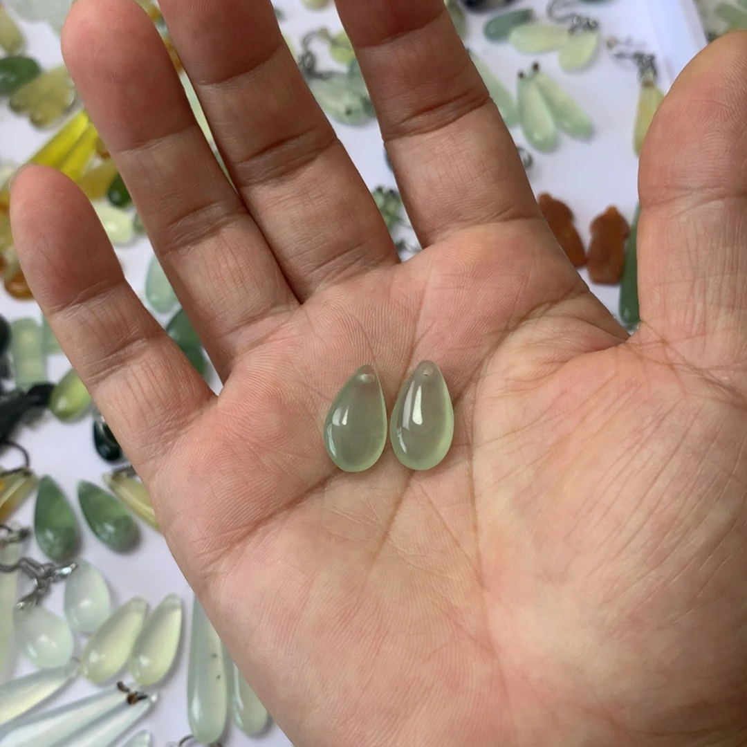深***及蛇纹石玉未镶嵌耳环